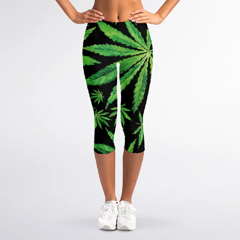 Watercolor Marijuana Leaf Pattern Print Women's Capri Leggings