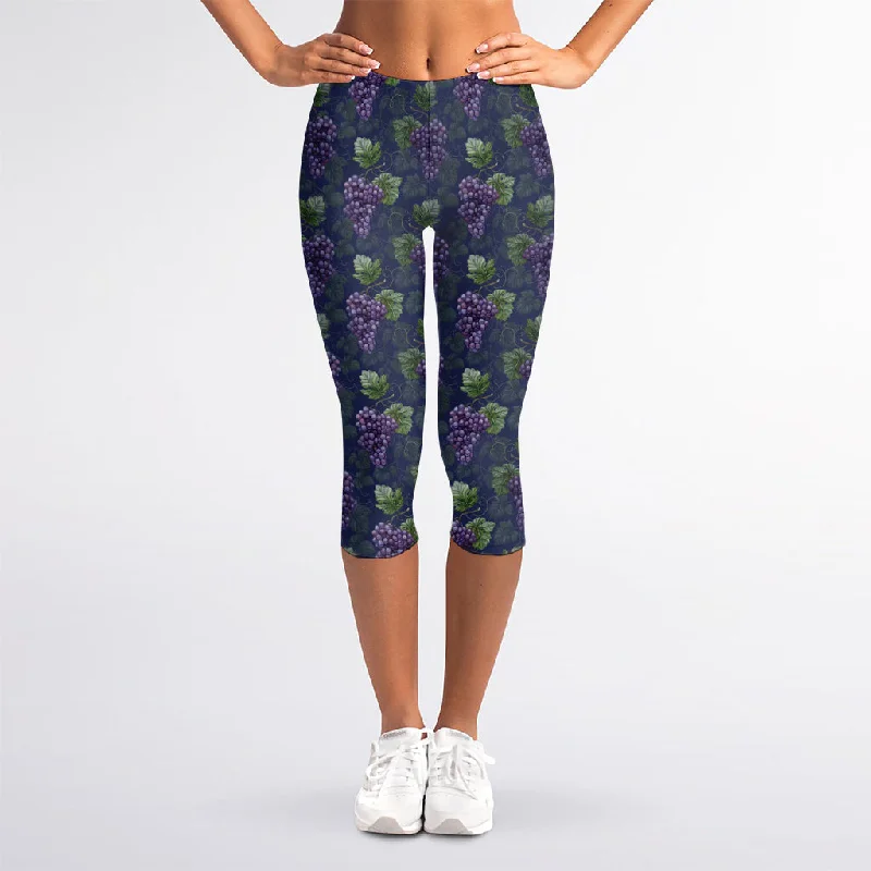 Watercolor Purple Grapes Pattern Print Women's Capri Leggings